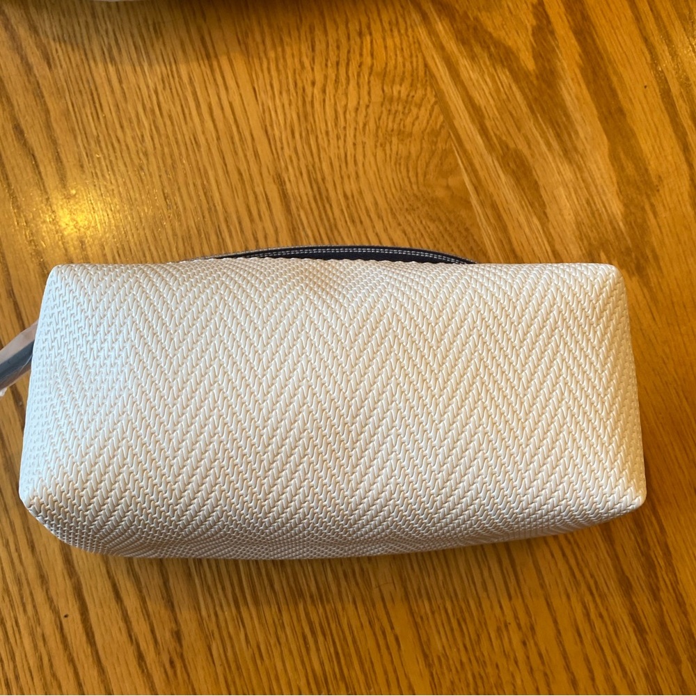 Estee Lauder Makeup Bag - Picture 2 of 6